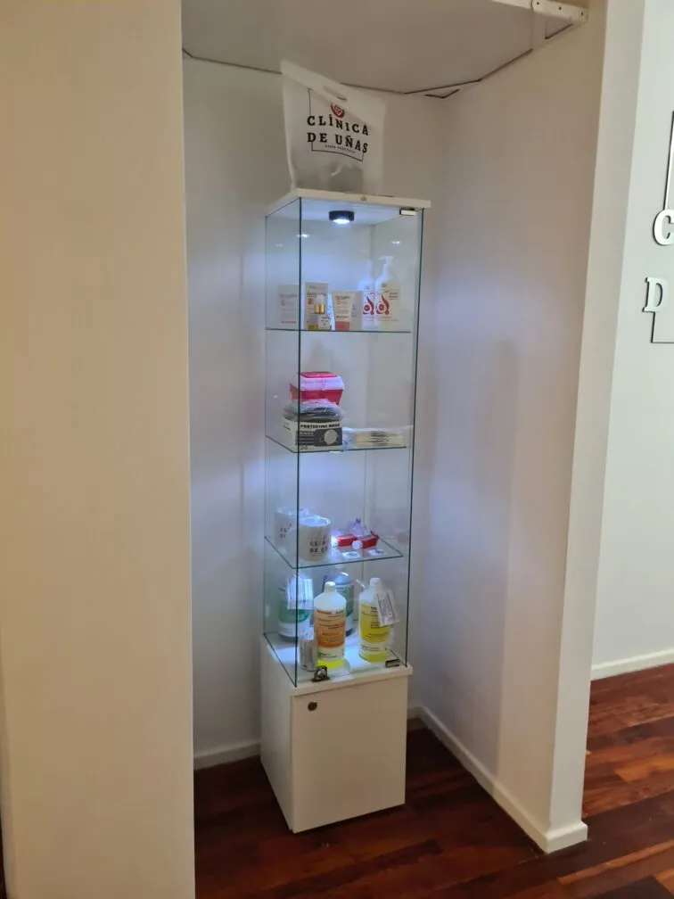 Espacio con materiales para clases presenciales